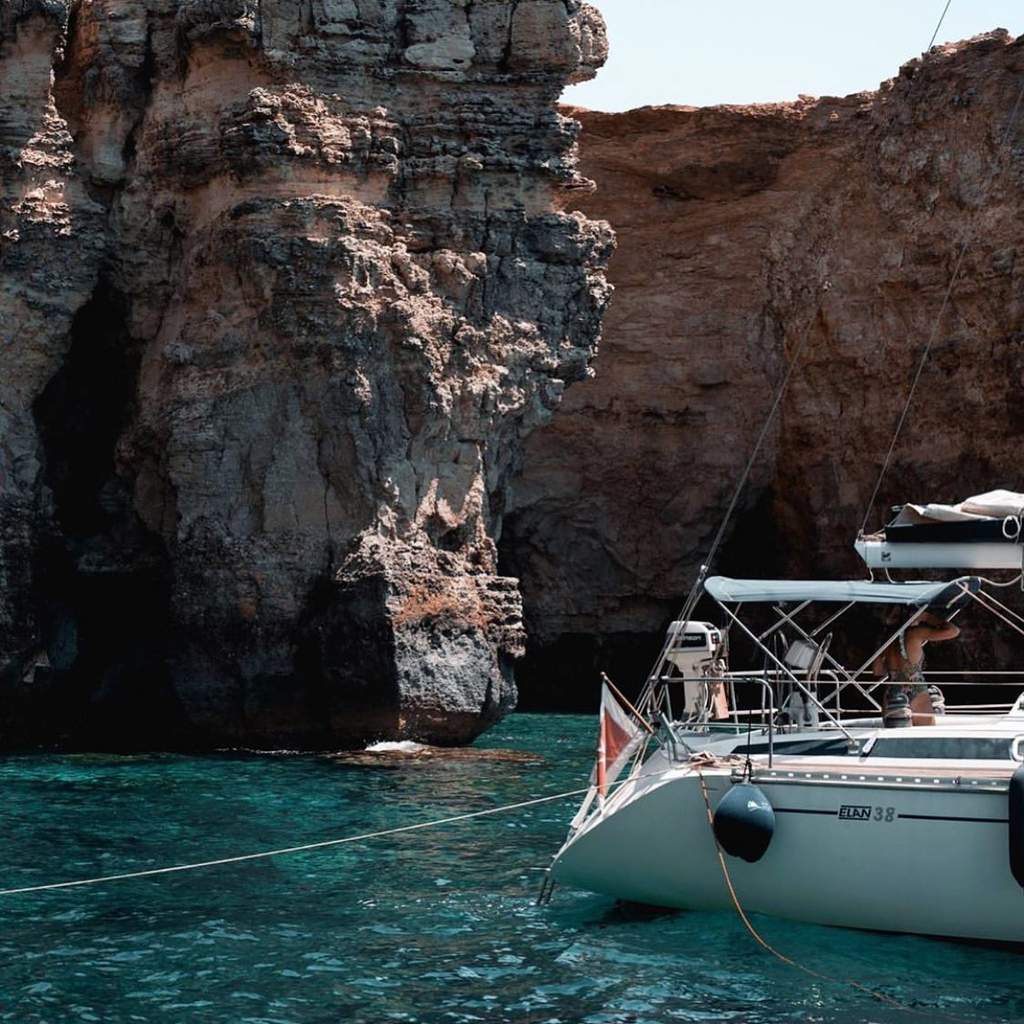 Crystal Lagoon beach, Comino