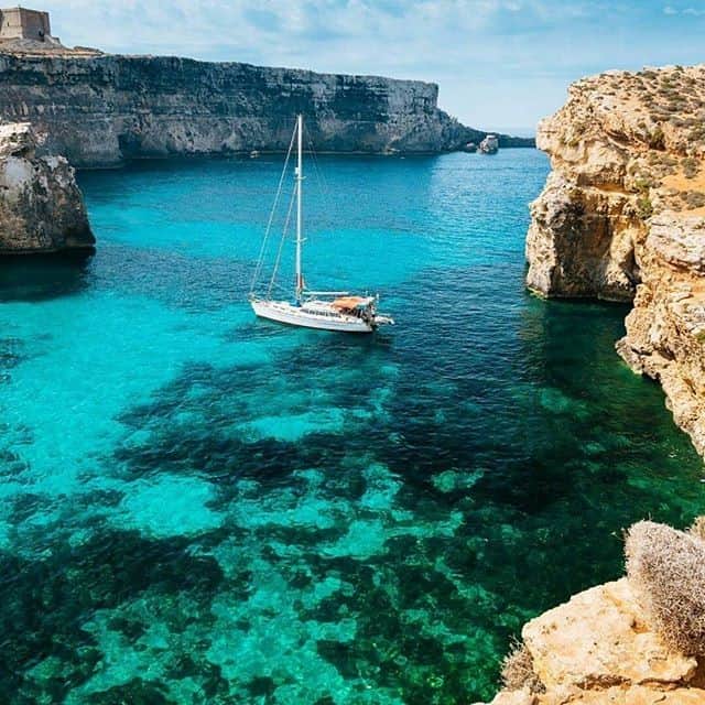 Crystal Lagoon beach, Comino